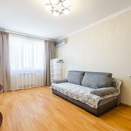 Artal Apartment On Obolonskaya Square 3 キエフ エクステリア 写真