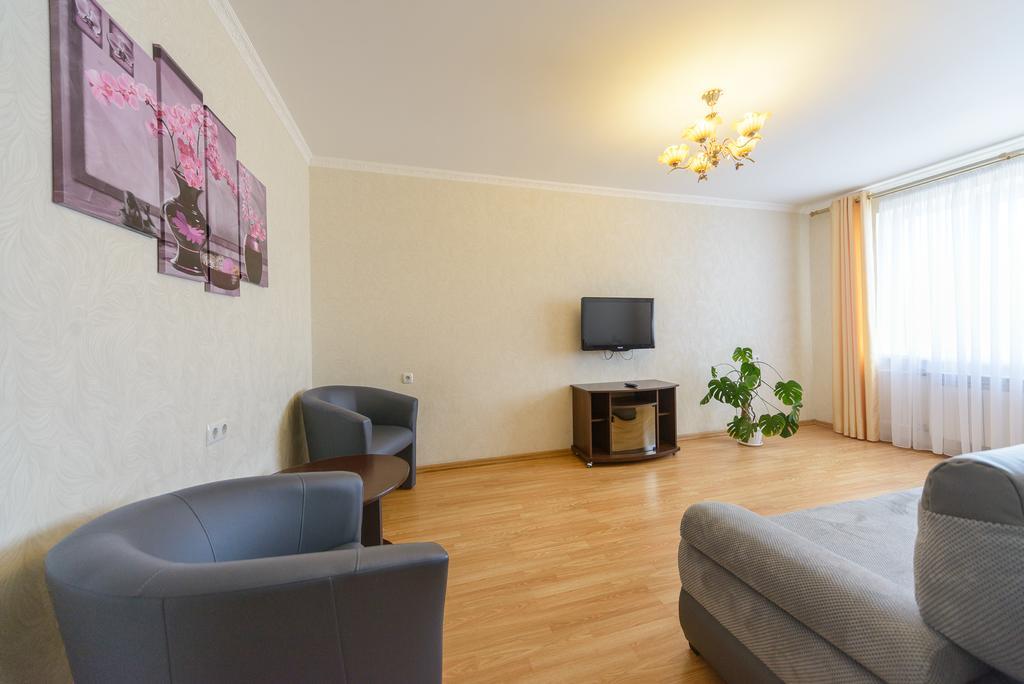 Artal Apartment On Obolonskaya Square 3 キエフ エクステリア 写真