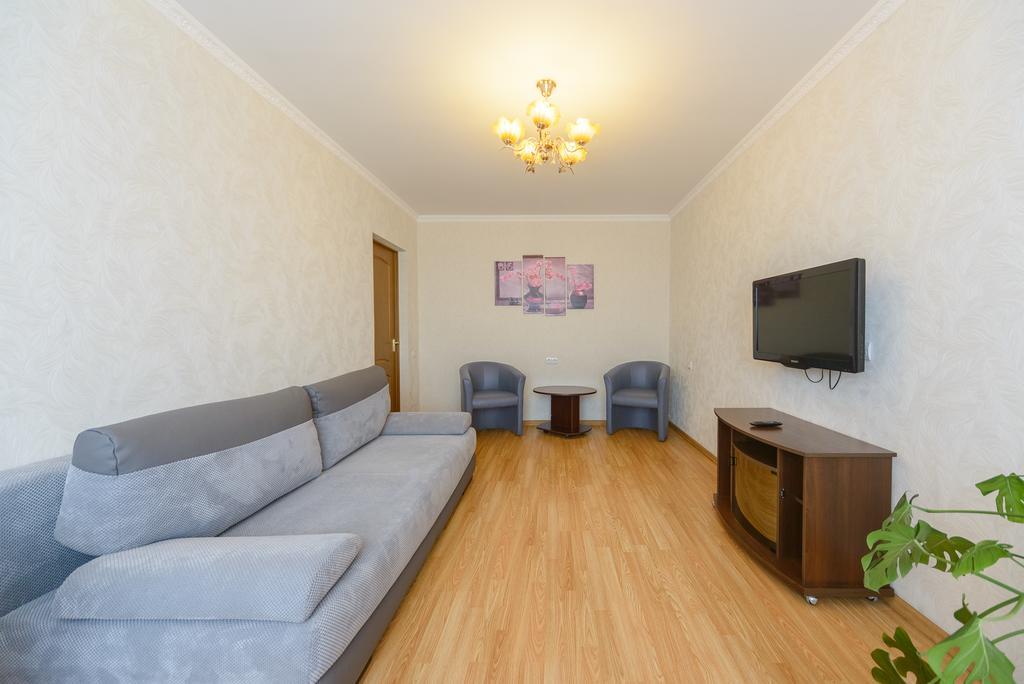 Artal Apartment On Obolonskaya Square 3 キエフ エクステリア 写真