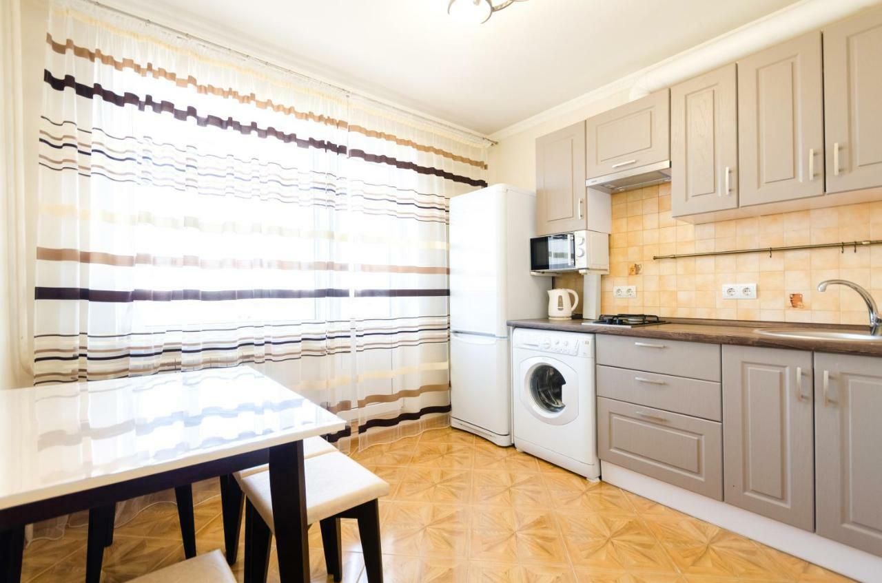 Artal Apartment On Obolonskaya Square 3 キエフ エクステリア 写真