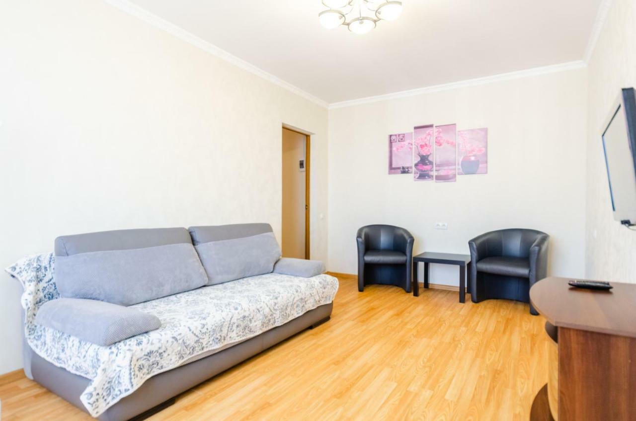 Artal Apartment On Obolonskaya Square 3 キエフ エクステリア 写真
